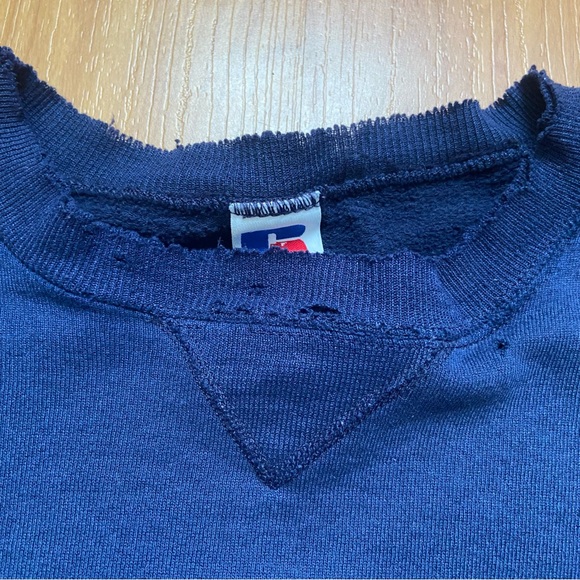 Vintage Russell Athletic Men’s Naturally Distressed Navy Crewneck Size XL - Picture 9 of 13